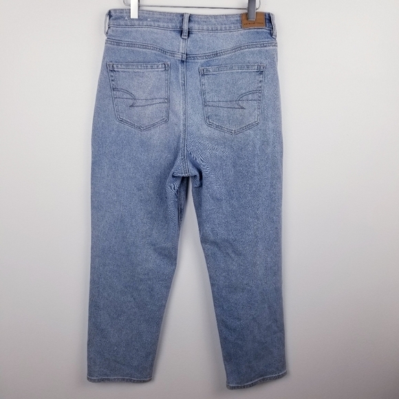 American Eagle Mom Straight Jean 8 Short #3455 - Picture 2 of 10